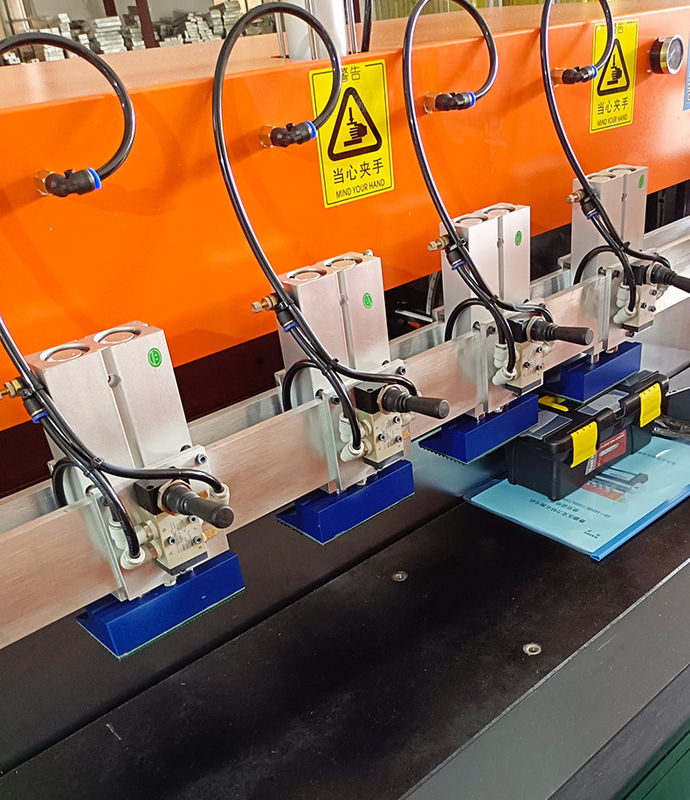 صفحه محافظ صفحه نمایش دسکتاپ SAIDE Economy SD-1350B پولیشر خودکار PMMA با سرعت بالا دستگاه پولیش الماس اکریلیک