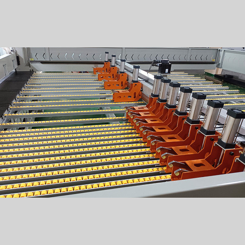 دستگاه برش اکریلیک طراحی کارآمد دقت 3800mm طول نورد 11kw موتور نورد سر