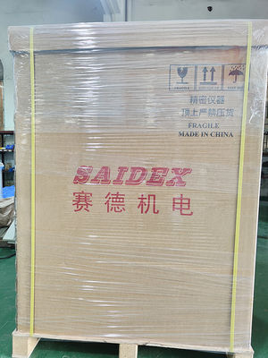 دستگاه برق AC220 2.5 کیلووات تغذیه خودکار دستگاه پولیش اریب 30 درجه دستگاه شیار زنی اکریلیک SD-XB1065
